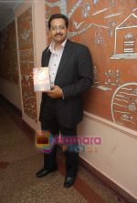 at Life an Odessey book launch in Ravindra Natya Mandir on 5th Nov 2010 (16).JPG
